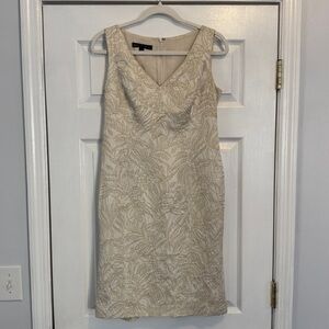 Lafayette 148 New York Size 4 Gold Ivory Floral Sleeveless Dress V-neck